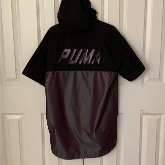 Puma Short Sleeve light weight jacket. - Picture 3 of 3